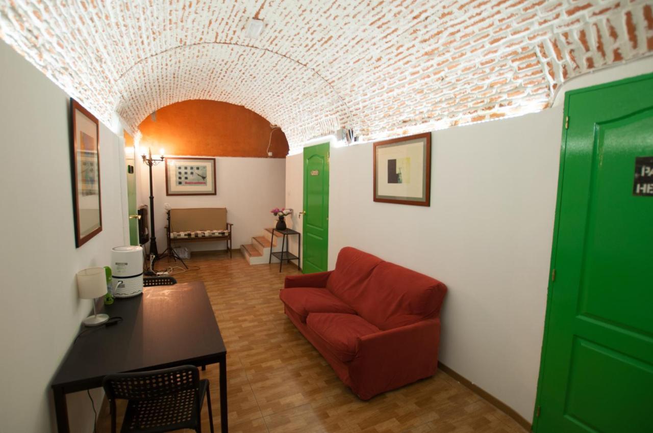 Encomienda Guest House Madrid Exteriör bild